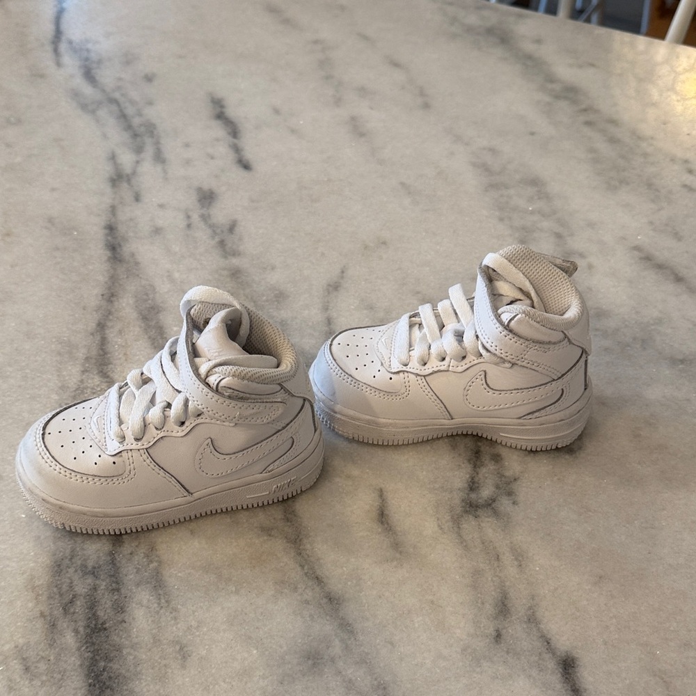 Nike Kids White High-Top Sneakers - Picture 3 of 4